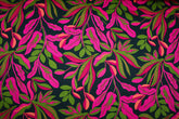 Baumwoll Satin Lush Leaves by Nerida Hansen